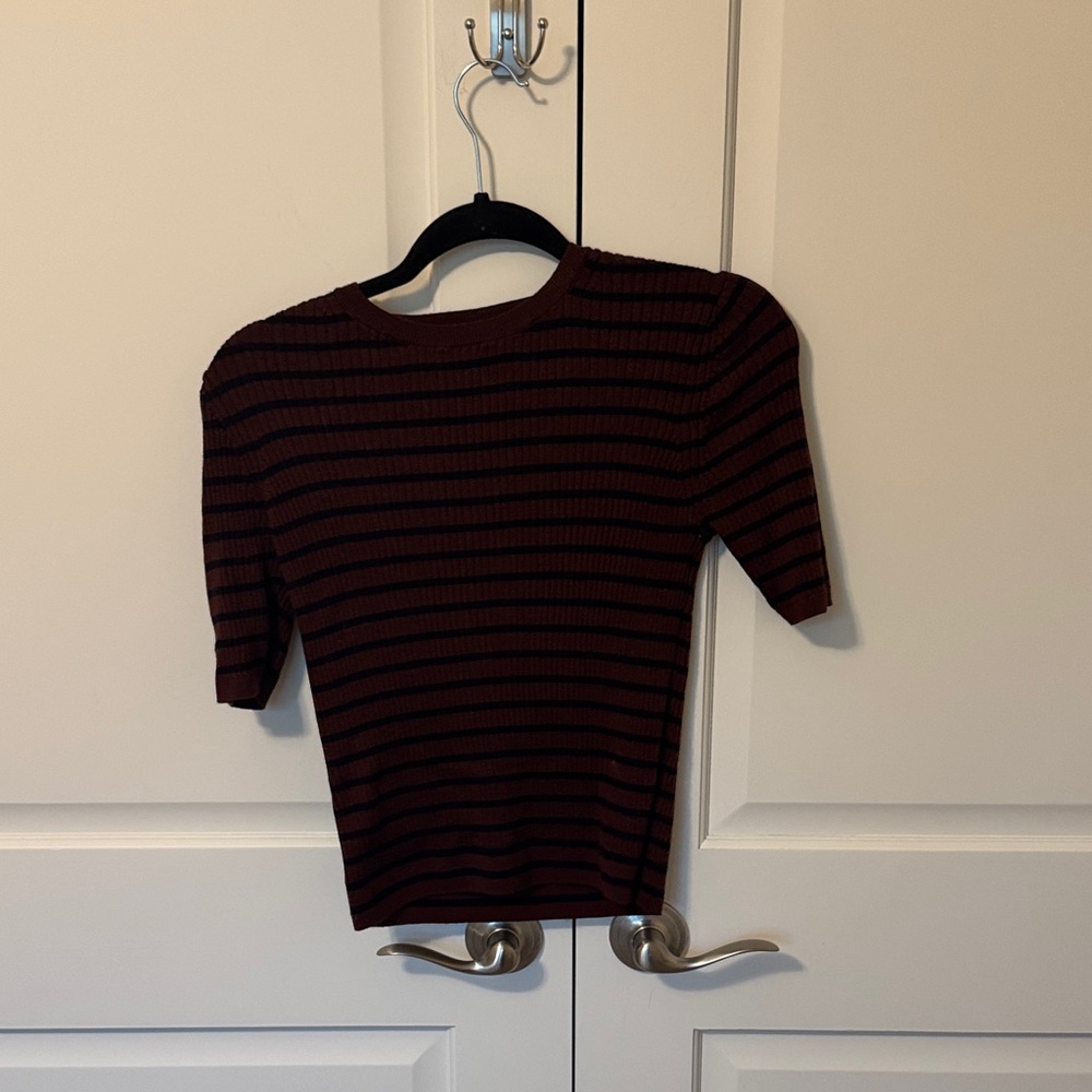 Uniqlo Navy and Burgundy Striped Short Sleeve Top